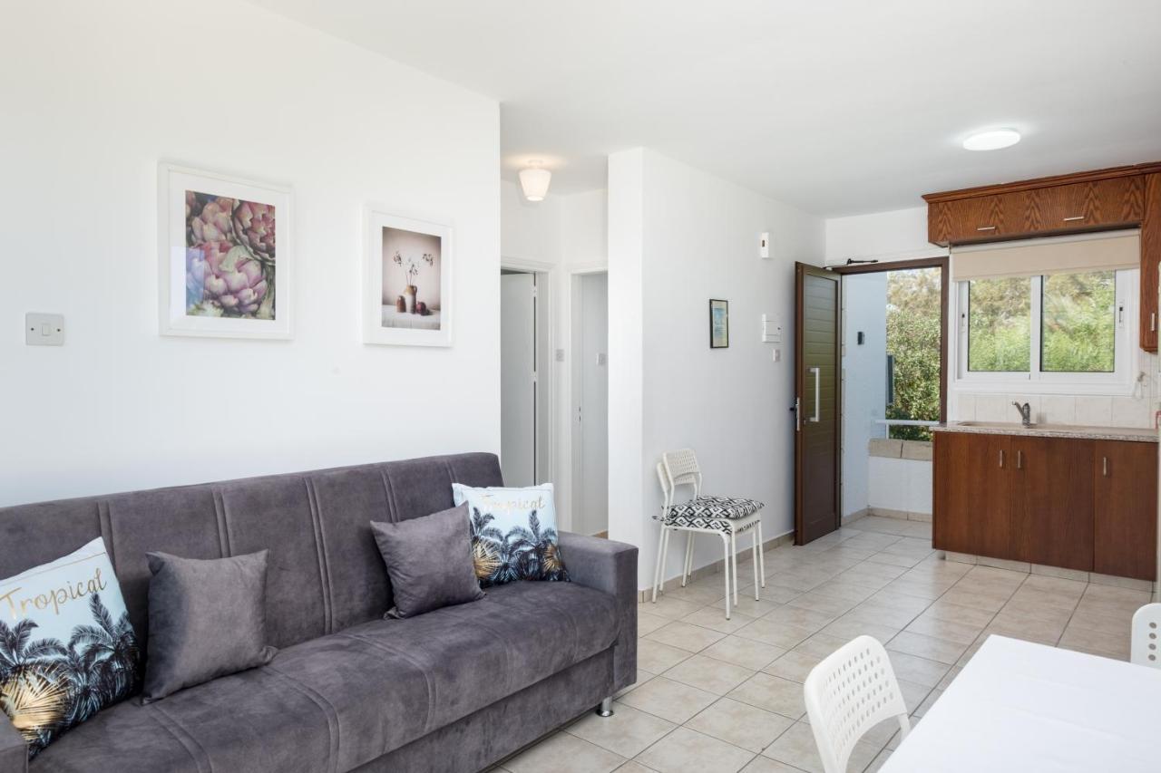 Oceanview Apartment Ларнака Екстериор снимка